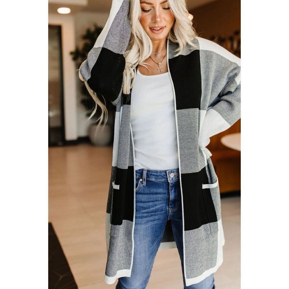 Ampersand Avenue Women's MD Long Sleeve Windowpane Plaid Cardigan Black/White